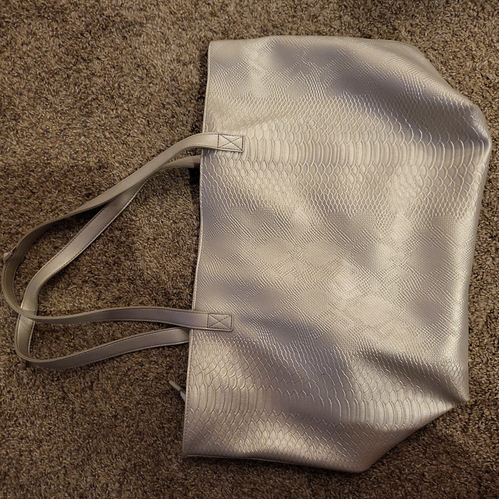 Large tote - Picture 2 of 4